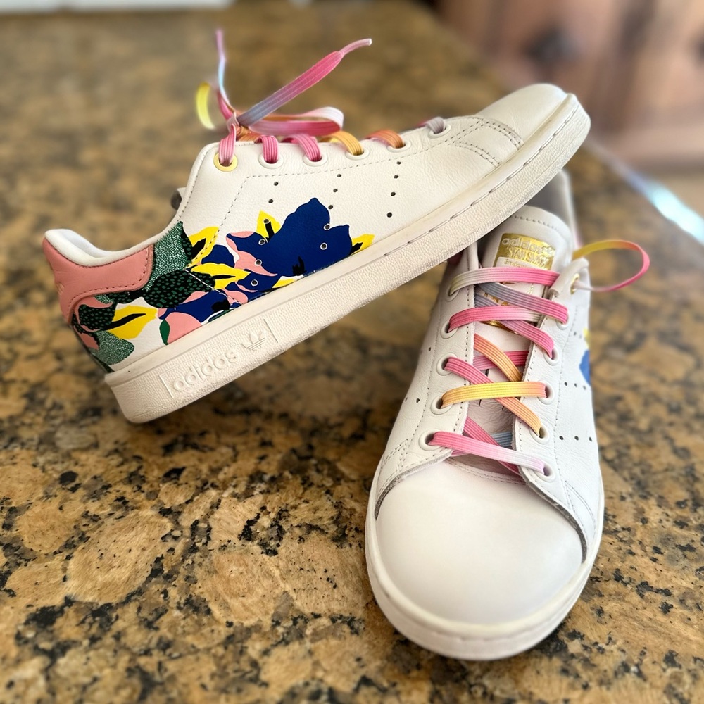 Adidas Originals Stan Smith for HER london studio floral shoes fits like size 6